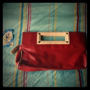 Red clutch